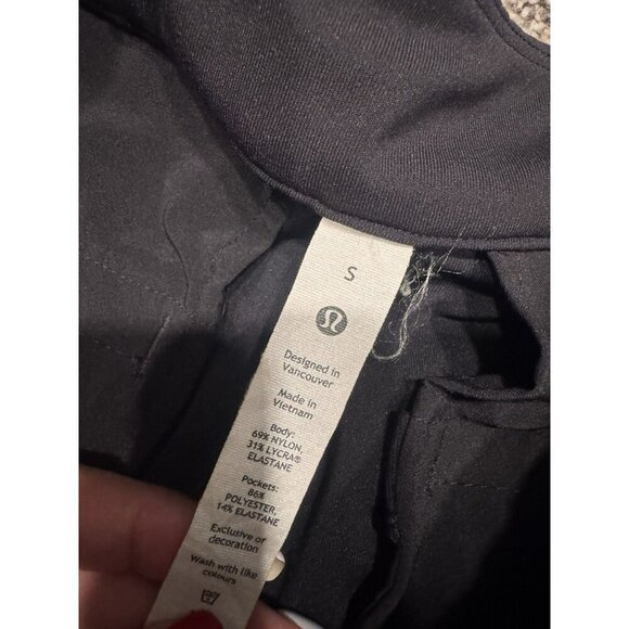 Lululemon Tapered-Leg Mid-Rise Pant 7/8 Length *Luxtreme Black Small EUC - Picture 5 of 7